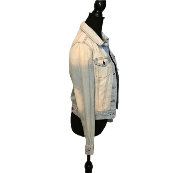 Forever 21 Women's Light Wash Denim Jean Jacket/Size SM Trucker Button Front‎ - Picture 2 of 6